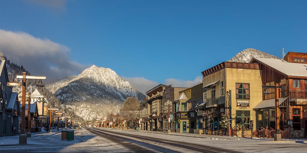 Frisco Main Street at Fifth Avenue in winter