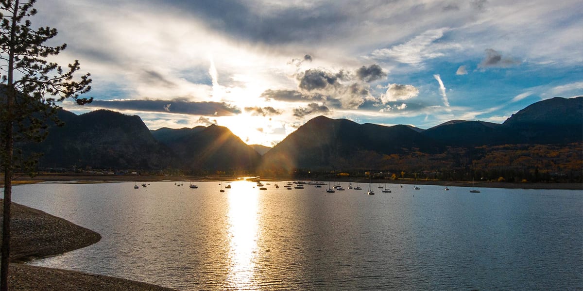 Sunset on lake dillon during the fall